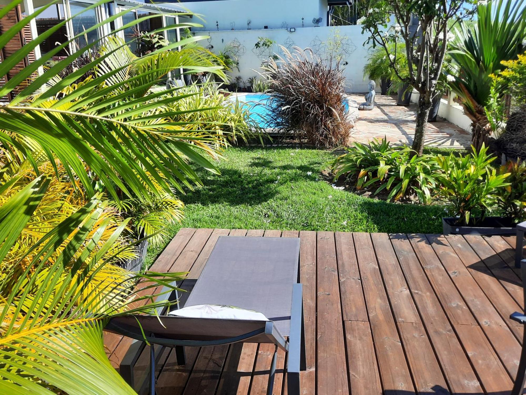 Joli Appartement, Piscine, Jacuzzi Sainte-Suzanne Luaran gambar